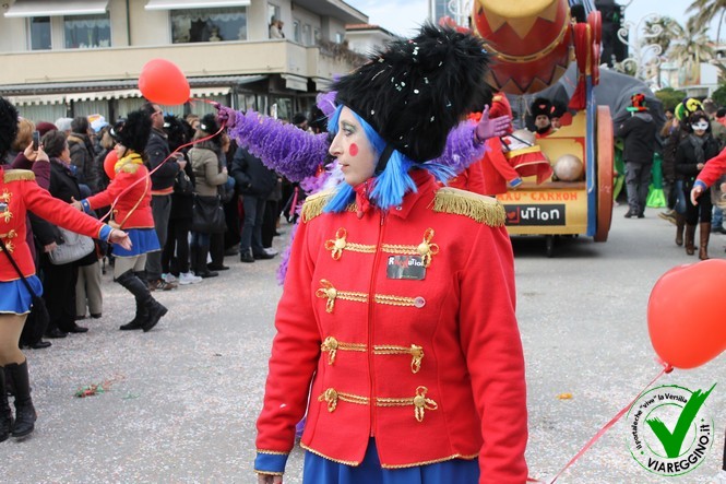 Ingrandisci la foto