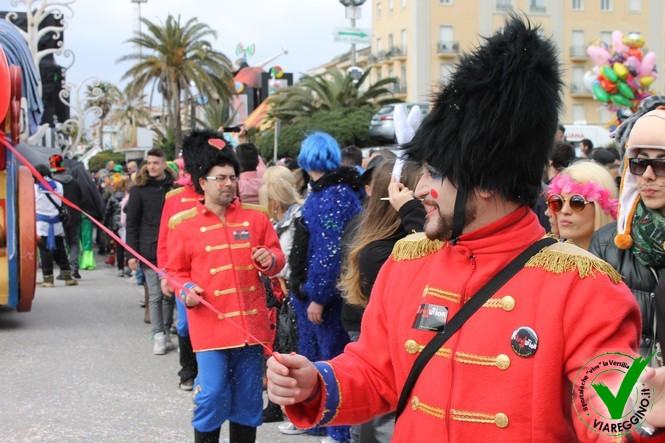 Ingrandisci la foto