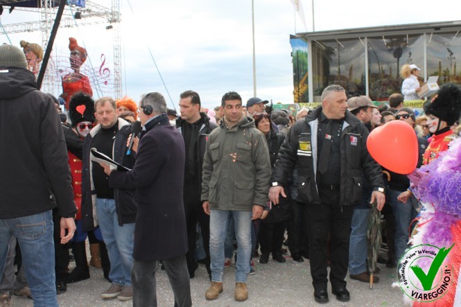 Ingrandisci la foto