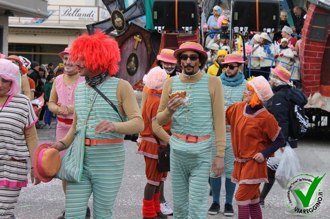 Ingrandisci la foto