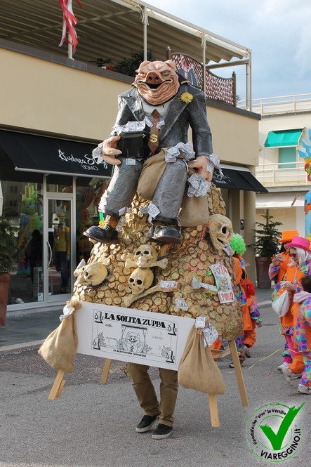 Ingrandisci la foto