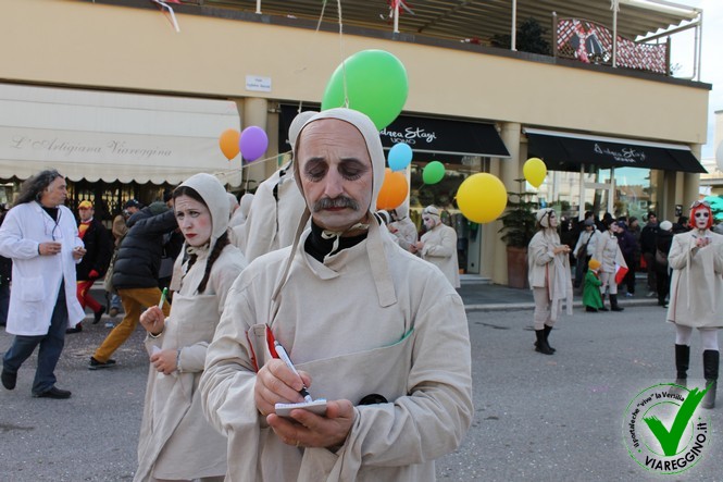 Ingrandisci la foto