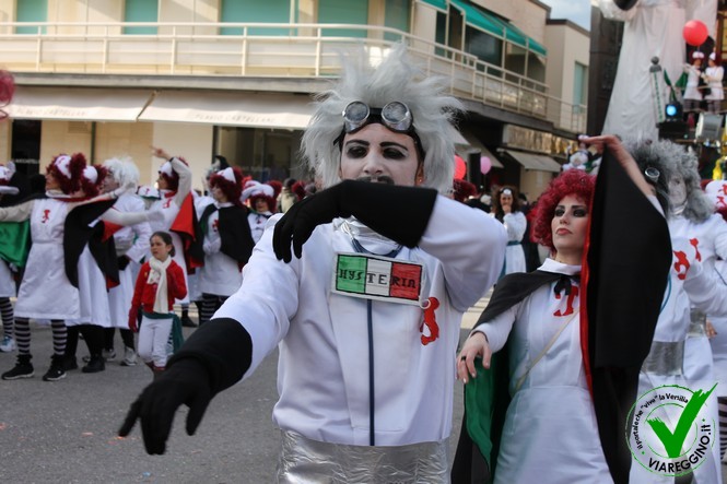 Ingrandisci la foto