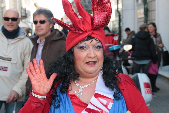 Ingrandisci la foto