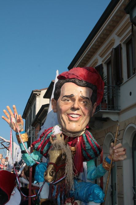 Ingrandisci la foto
