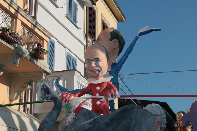 Ingrandisci la foto