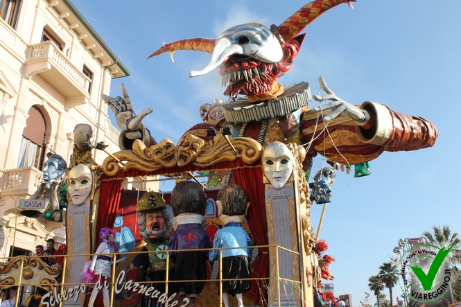 Ingrandisci la foto