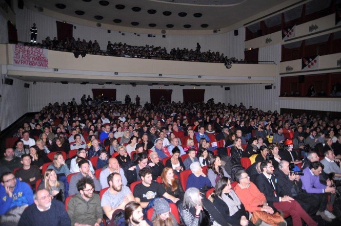 Ingrandisci la foto