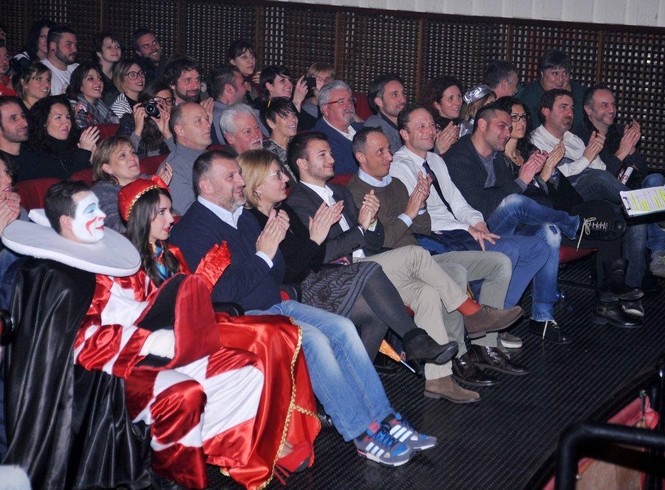 Ingrandisci la foto