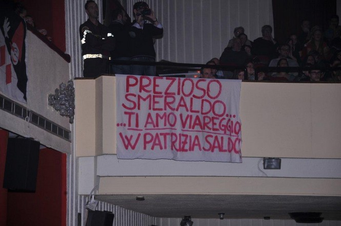 Ingrandisci la foto