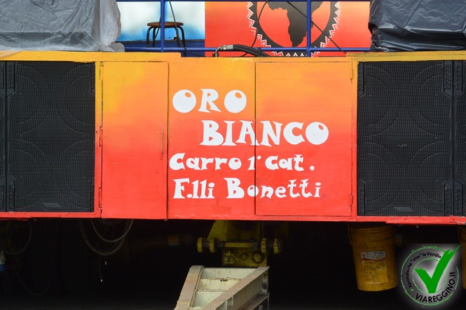 Ingrandisci la foto