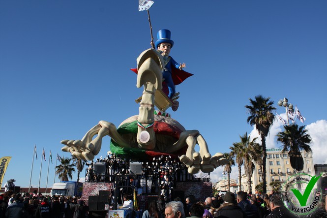 Ingrandisci la foto