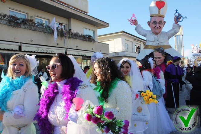 Ingrandisci la foto
