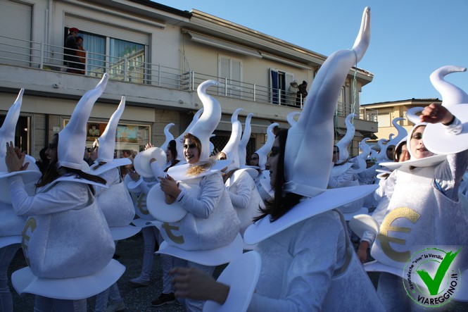 Ingrandisci la foto