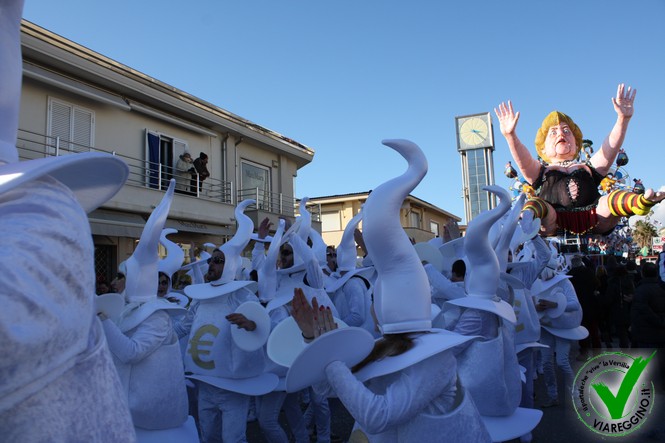 Ingrandisci la foto
