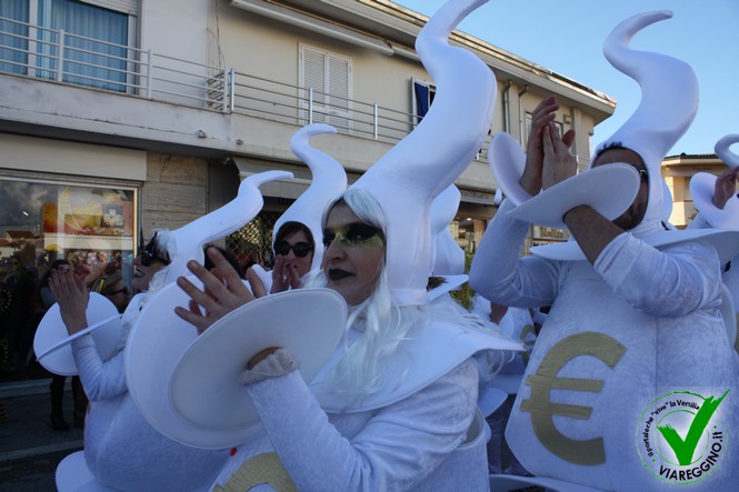 Ingrandisci la foto