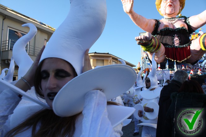 Ingrandisci la foto