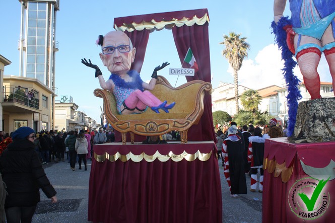 Ingrandisci la foto