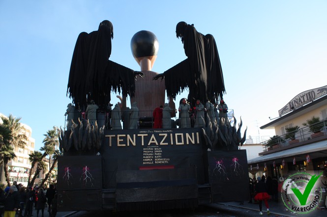 Ingrandisci la foto