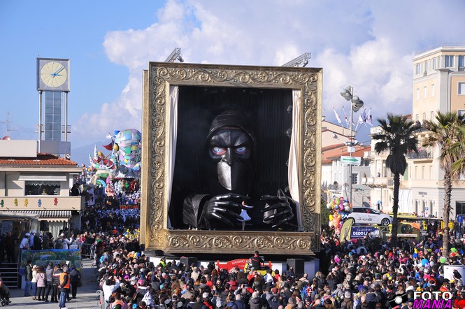 Ingrandisci la foto