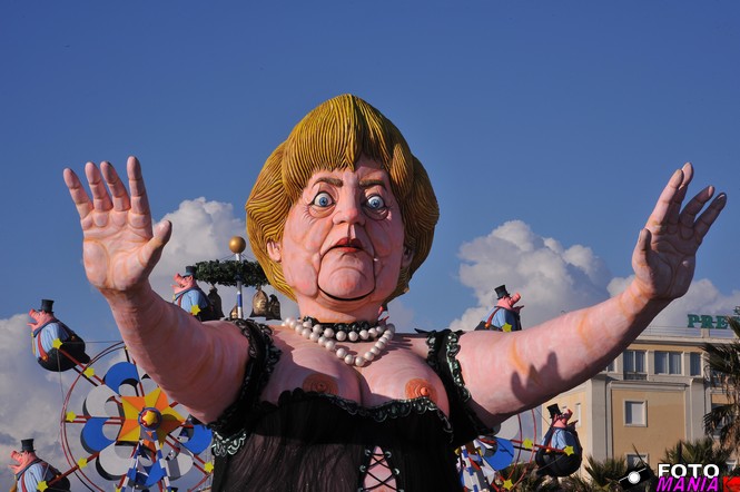 Ingrandisci la foto