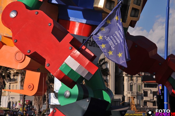 Ingrandisci la foto