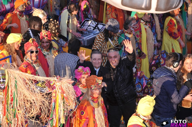 Ingrandisci la foto
