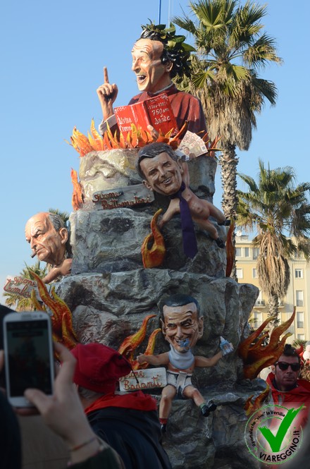 Ingrandisci la foto