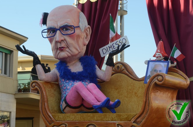 Ingrandisci la foto