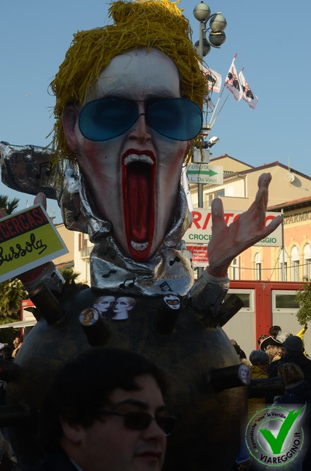 Ingrandisci la foto