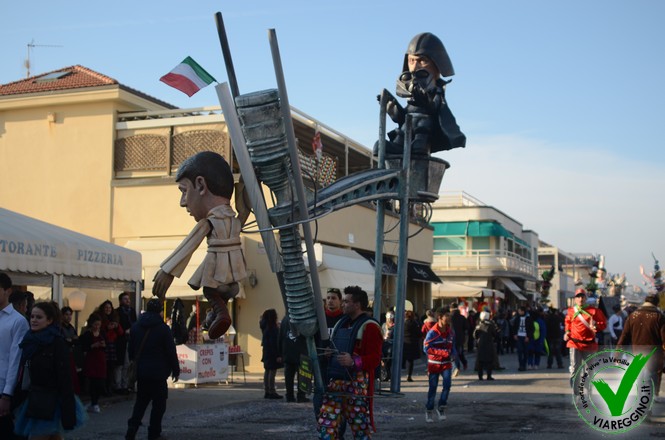 Ingrandisci la foto