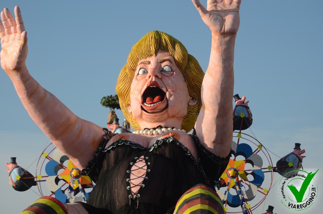 Ingrandisci la foto