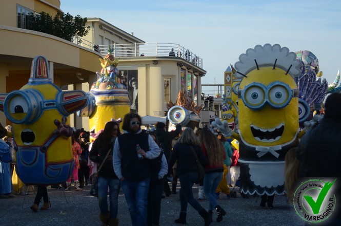 Ingrandisci la foto
