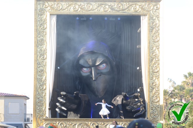 Ingrandisci la foto