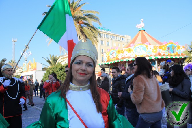 Ingrandisci la foto