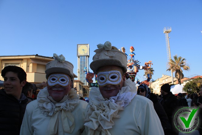 Ingrandisci la foto