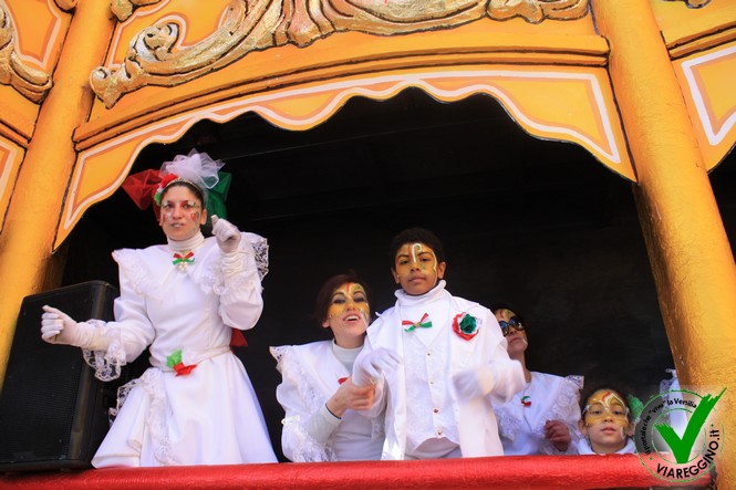 Ingrandisci la foto