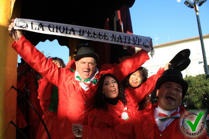 Ingrandisci la foto