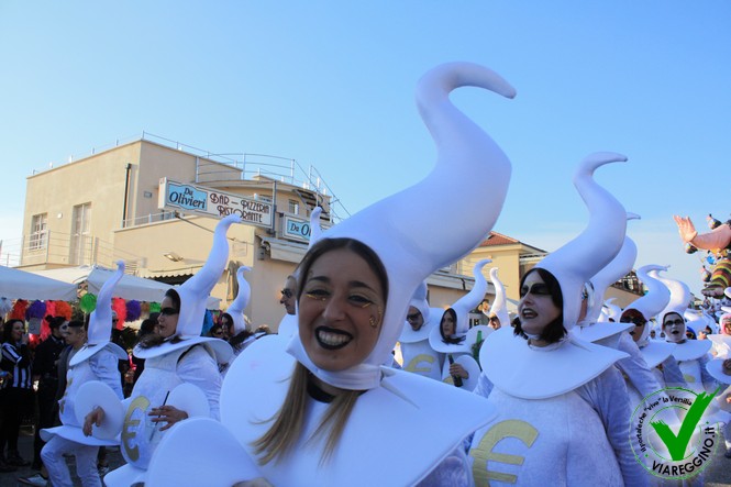 Ingrandisci la foto
