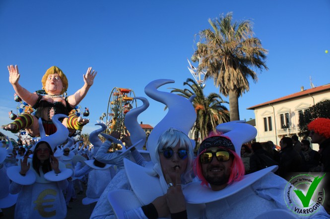 Ingrandisci la foto
