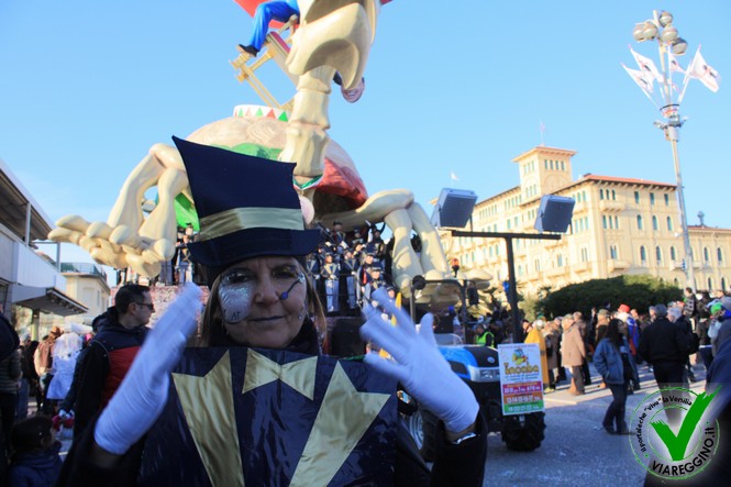 Ingrandisci la foto