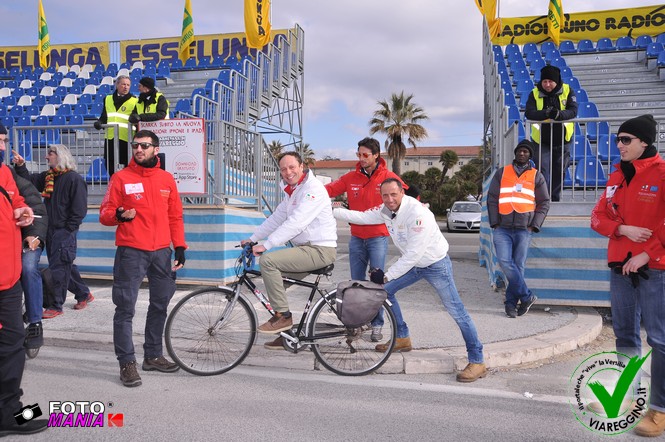 Ingrandisci la foto