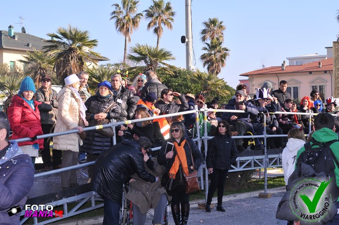 Ingrandisci la foto