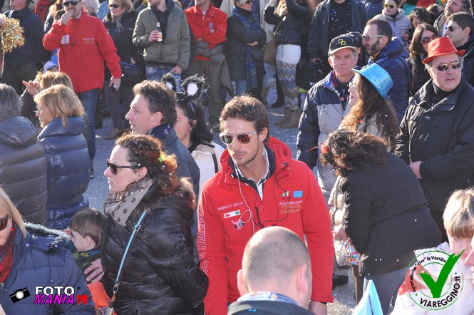 Ingrandisci la foto