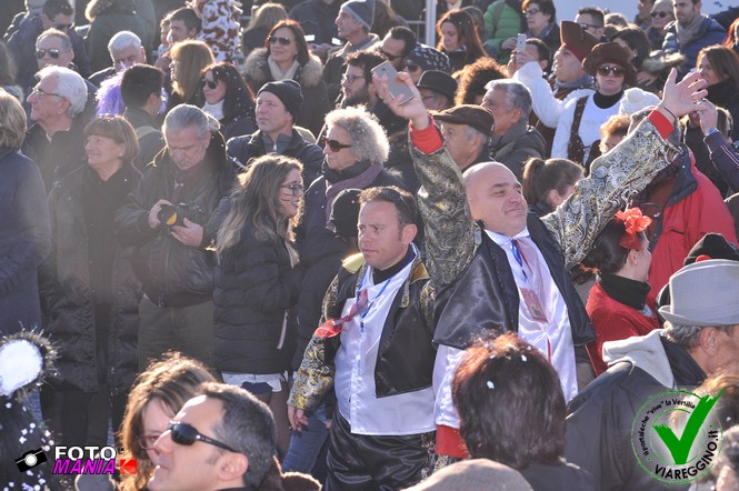 Ingrandisci la foto