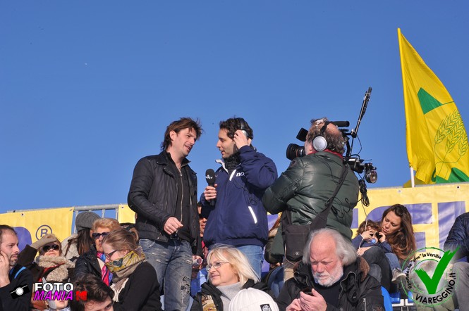 Ingrandisci la foto