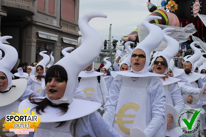 Ingrandisci la foto