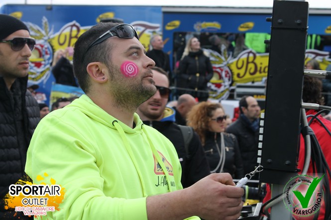 Ingrandisci la foto