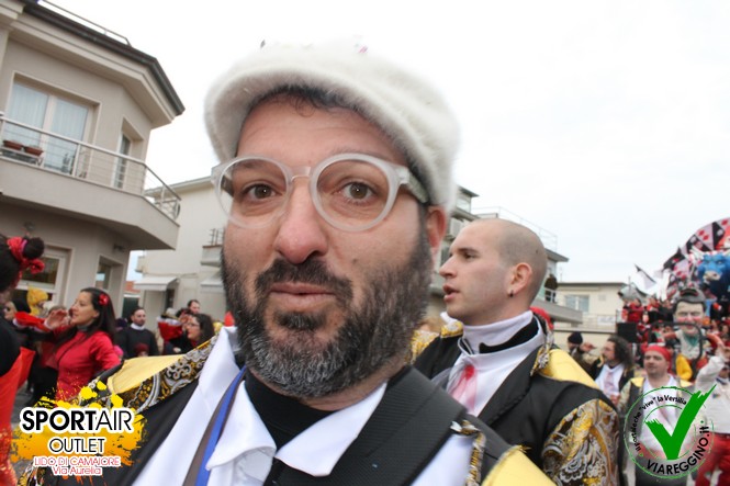 Ingrandisci la foto