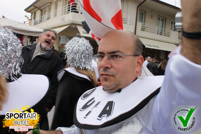 Ingrandisci la foto
